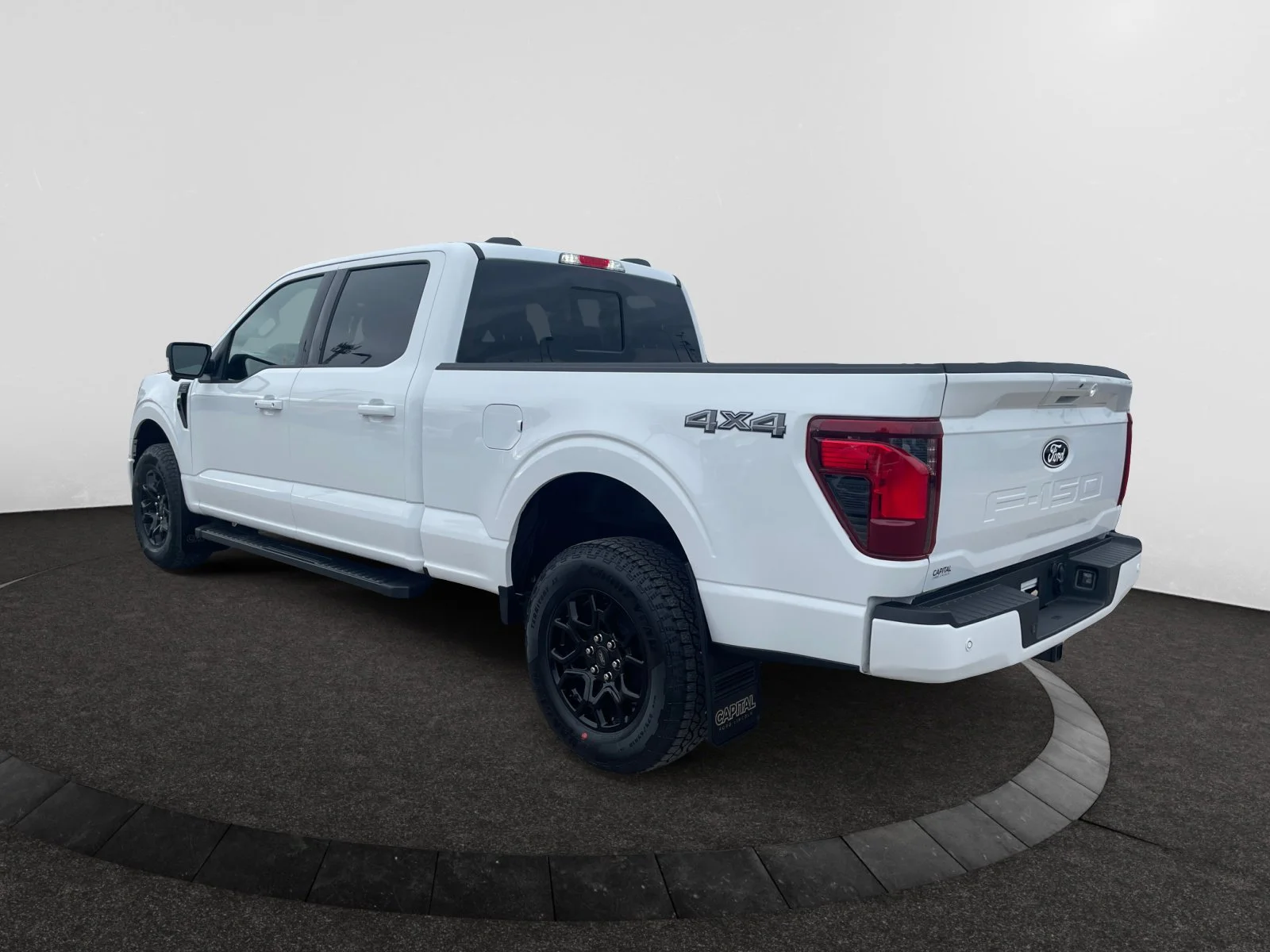 New 2026 Oxford White Ford XLT image 3