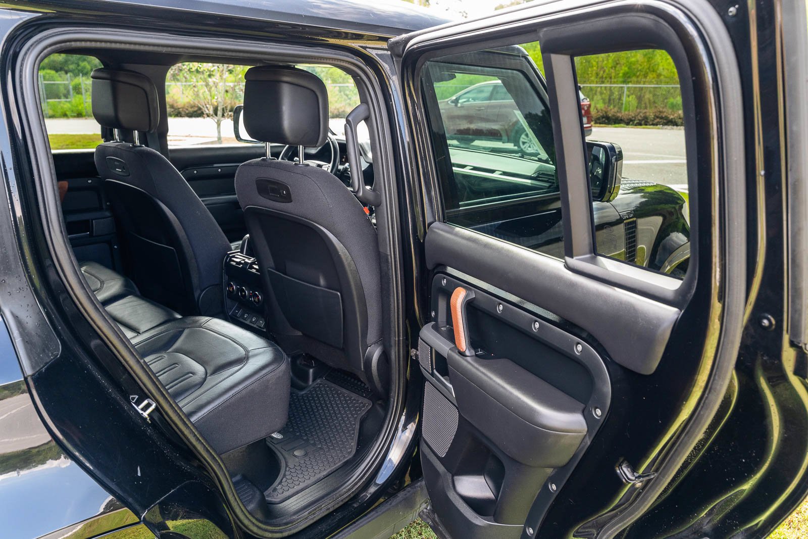 Used 2021  Land Rover X image 22