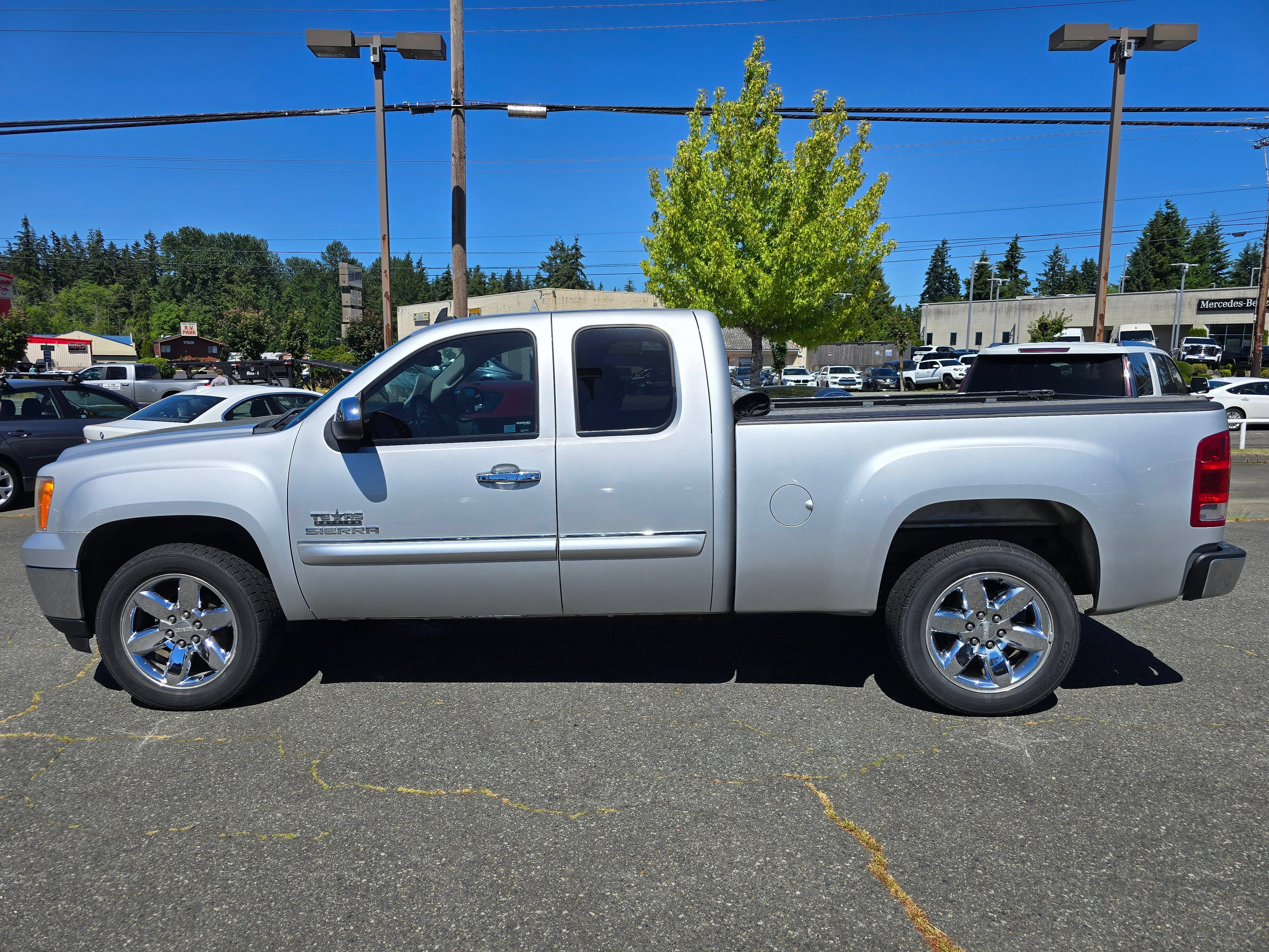 Used 2013 QUICKSILVER METALLIC GMC SLE image 4