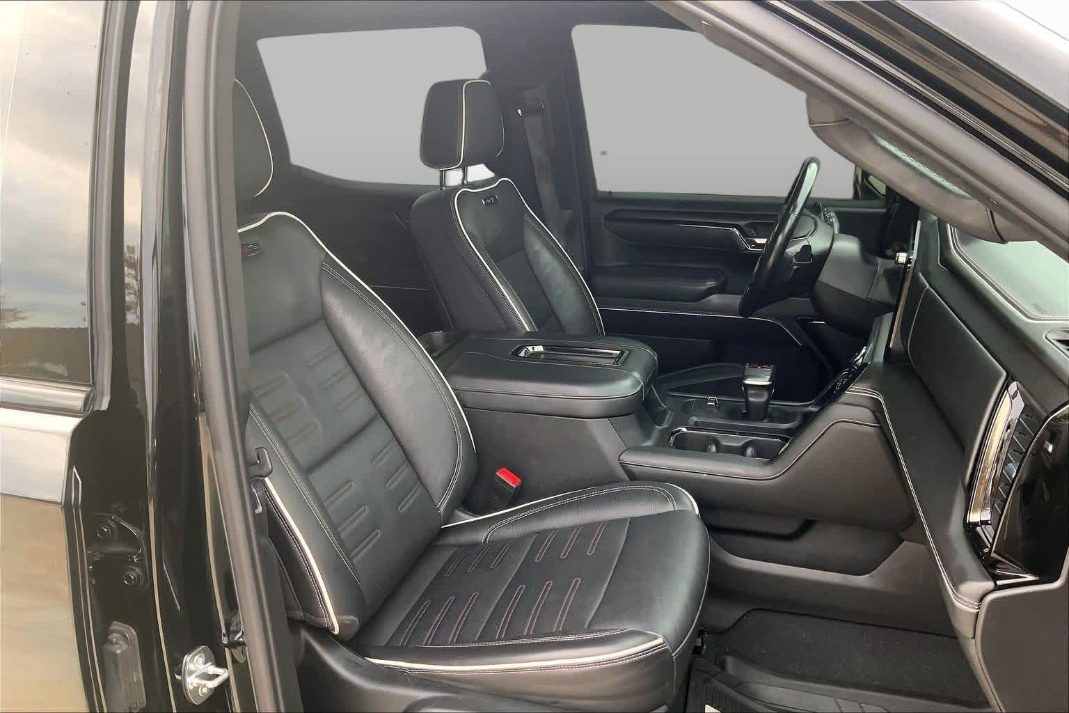 Used 2022 Onyx Black GMC AT4X image 9