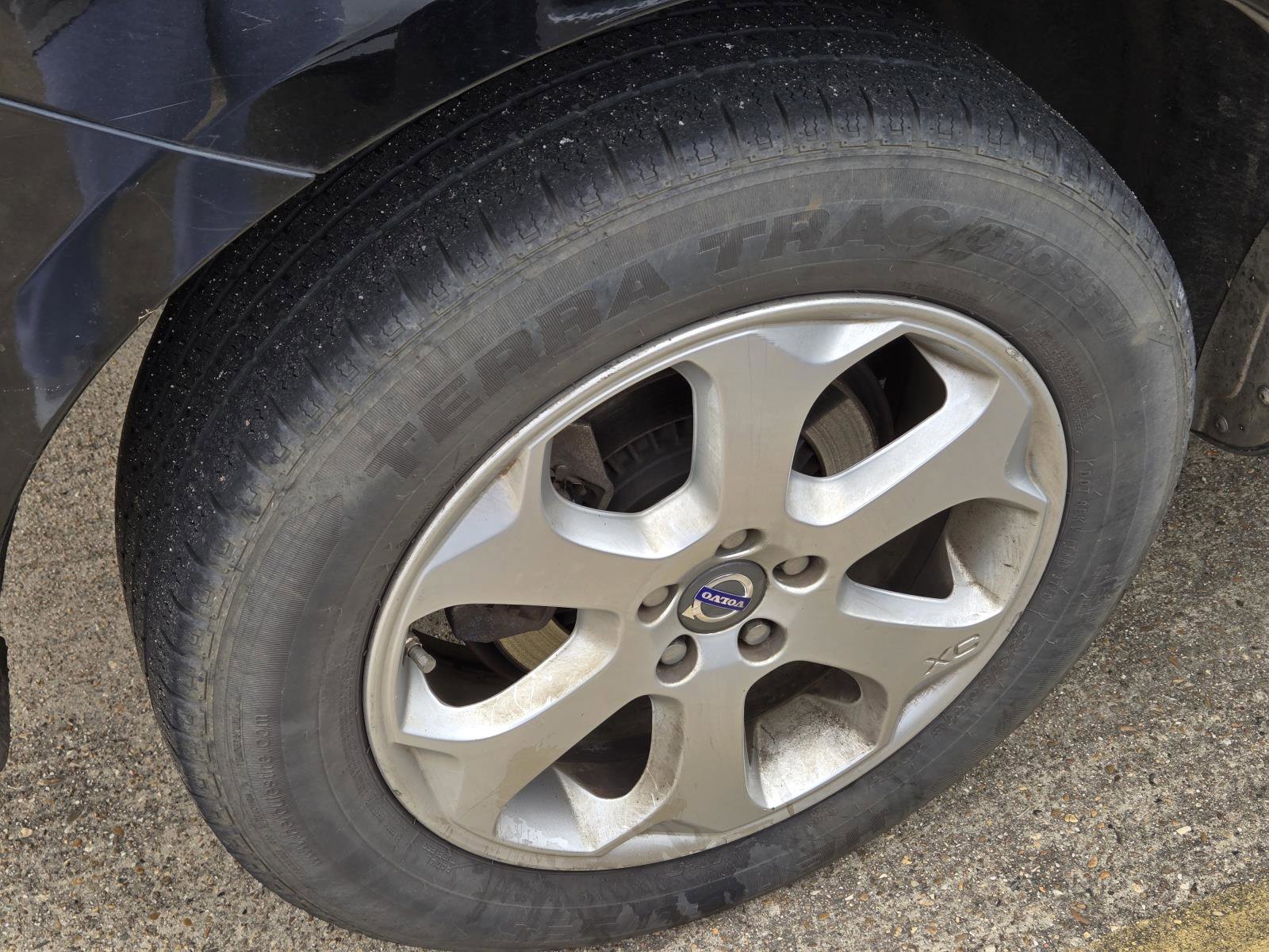Used 2013 Black Stone Volvo 3.2 image 4