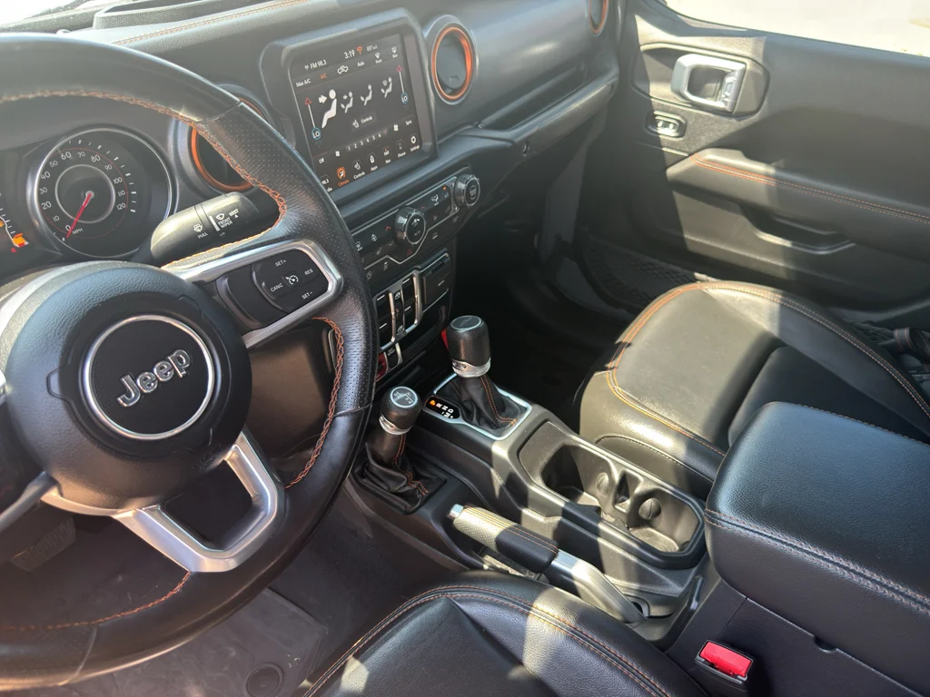 Used 2022 Sting-Gray Clearcoat Jeep Mojave image 10