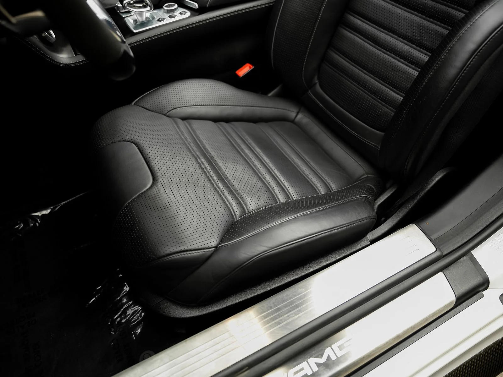 Used 2017 White Mercedes-Benz SL 63 AMG® image 40