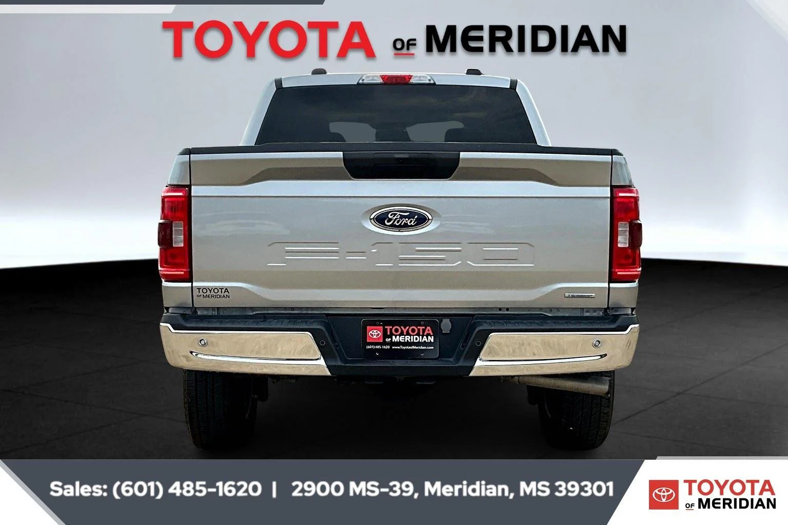 Used 2023 Iconic Silver Ford XLT image 4