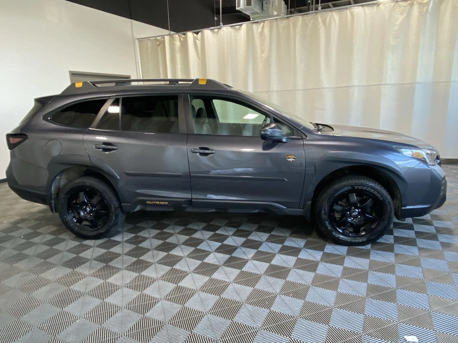 Used 2022 Magnetite Gray Metallic Subaru Wilderness image 8