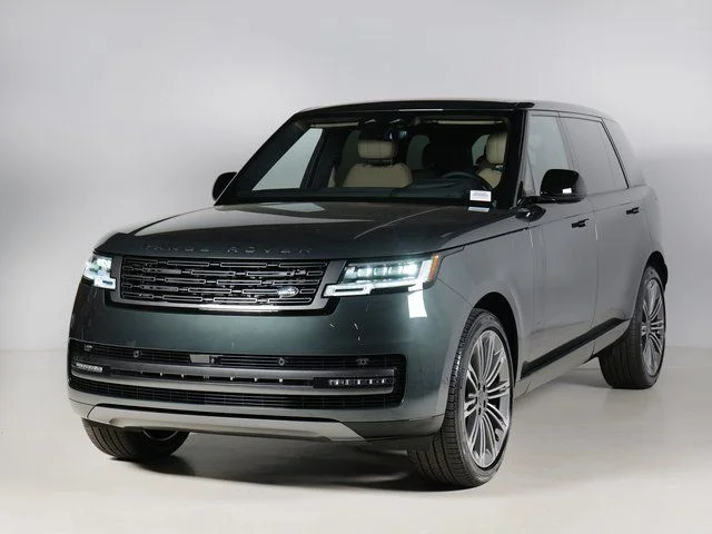 2026 Land Rover Range Rover 3.0 SE LWB 7's photo
