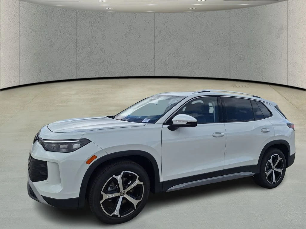 2026 Volkswagen Tiguan 2.0T SE's photo
