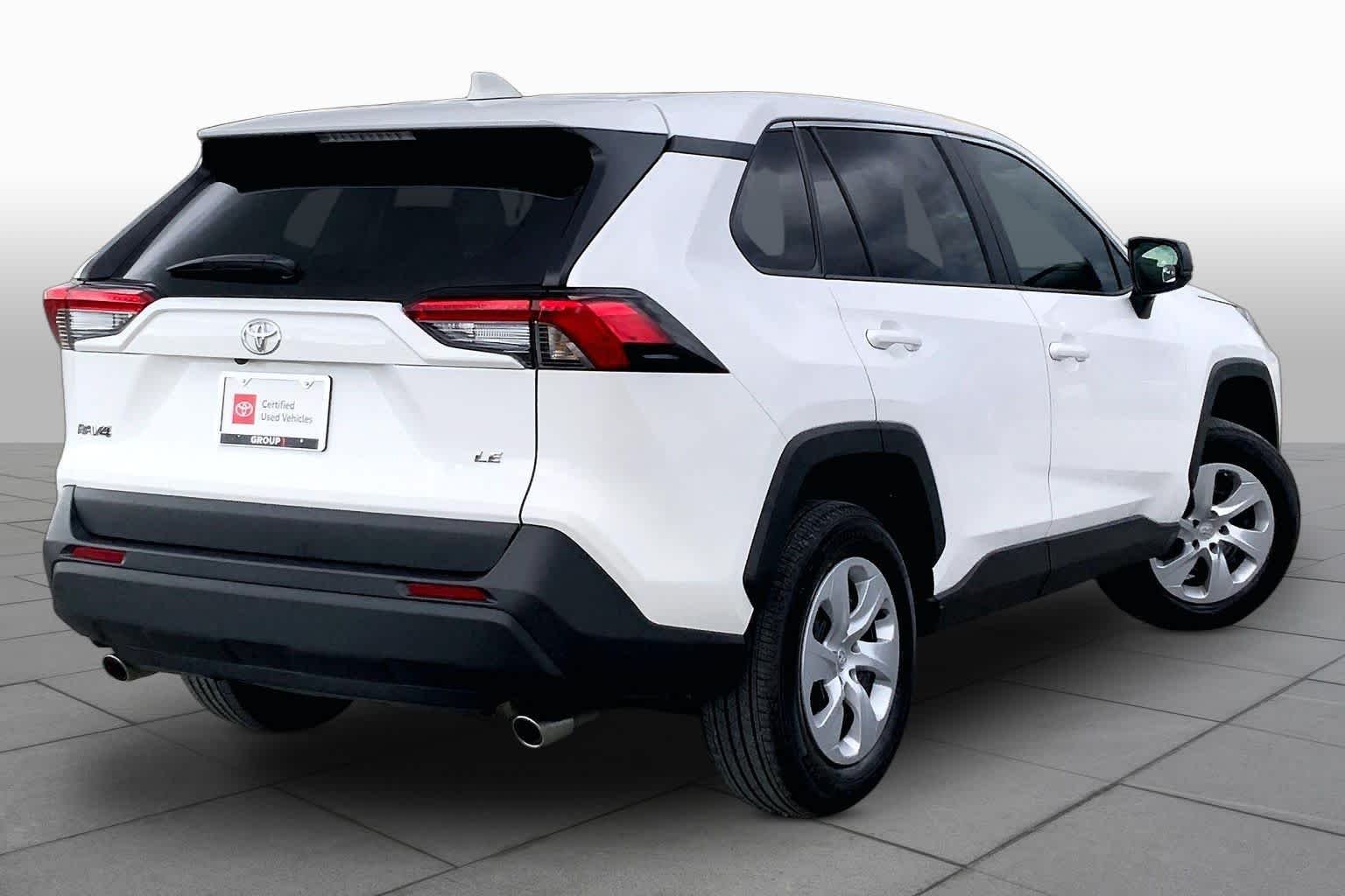 Used 2025 Ice Cap Toyota LE image 13