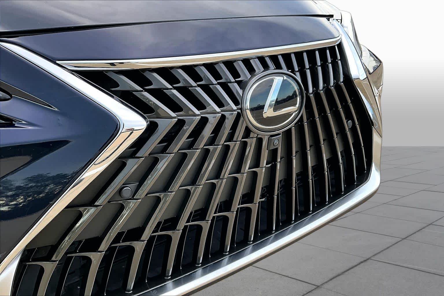 Used 2023 Nightfall Mica Lexus Ultra Luxury image 30