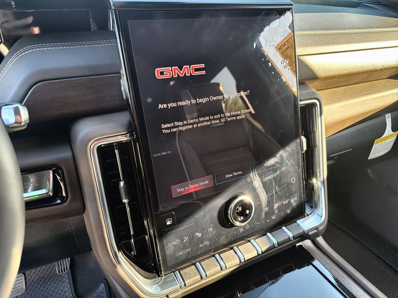 2026 GMC Yukon XL Denali Ultimate - Photo 13