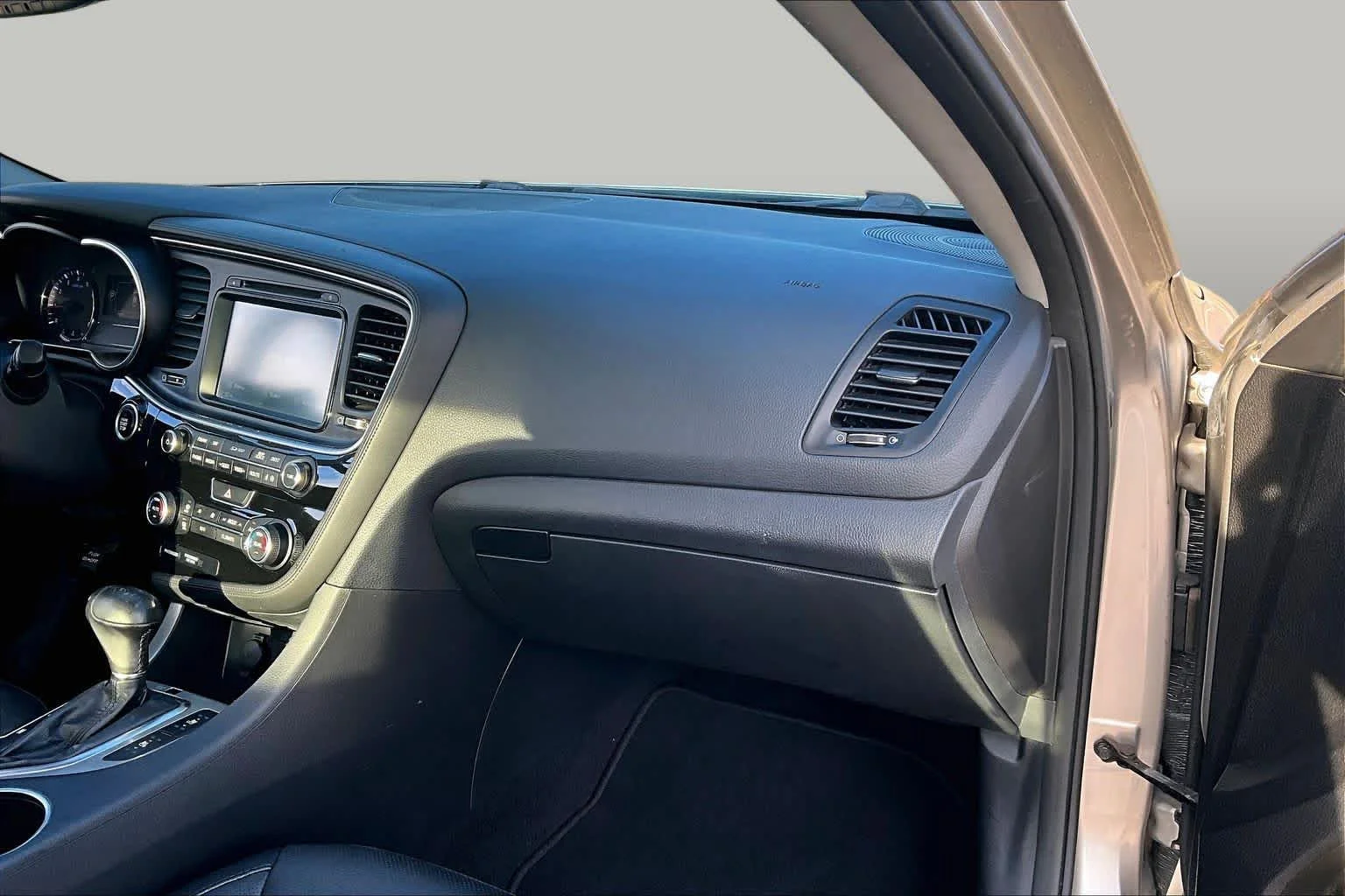 Used 2014 Satin Metal Kia SX Turbo image 17