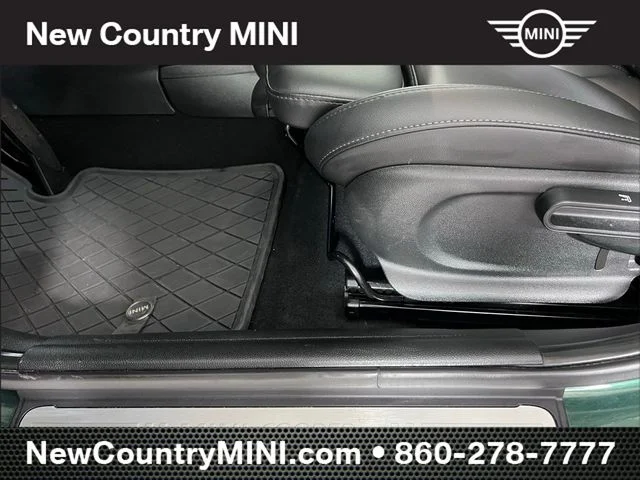 Used 2019 Green MINI  image 29