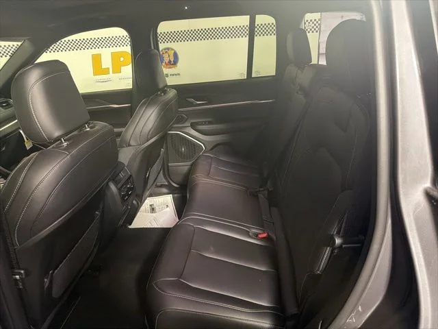 New 2026 Baltic Gray Metallic Clear-Coat Exterior Paint Jeep Limited image 27