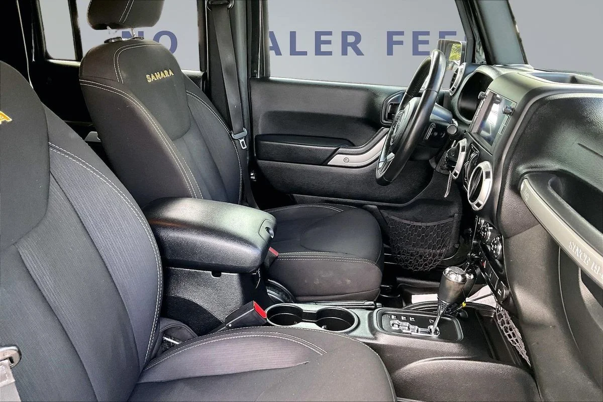 Used 2015 Black Jeep X image 25