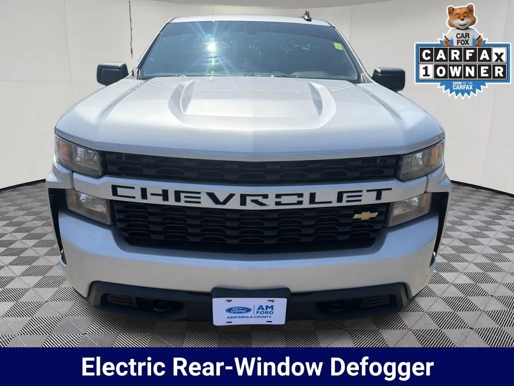 Used 2020 Silver Ice Metallic Chevrolet Custom image 10