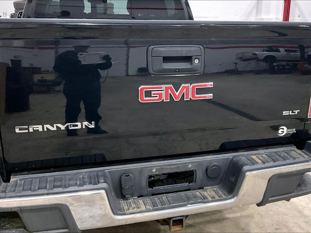 Used 2016 Black GMC SLT image 9