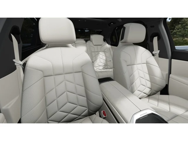 New 2027 Mineral White Metallic BMW  image 11