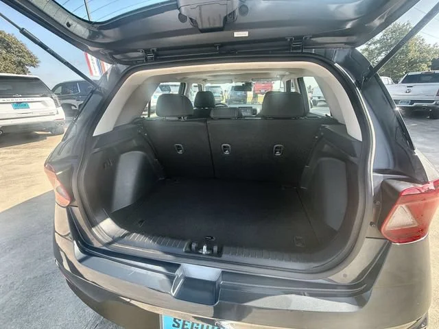 2025 Hyundai Venue SEL - Photo 24