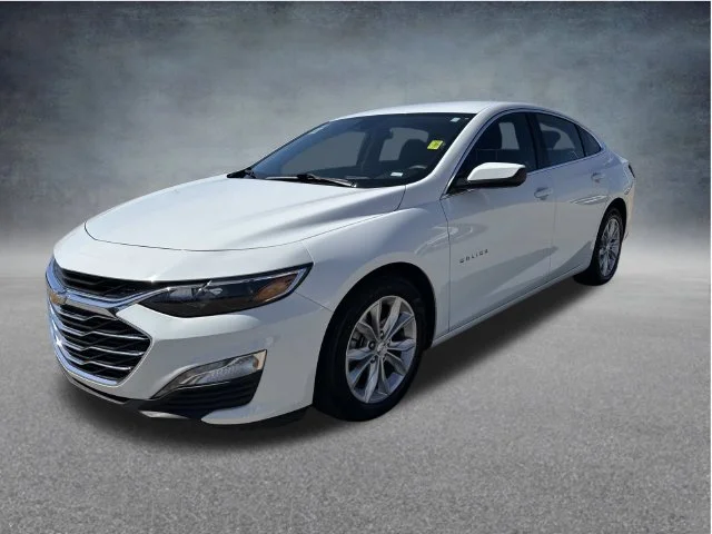 Used 2025 White Chevrolet LT image 6