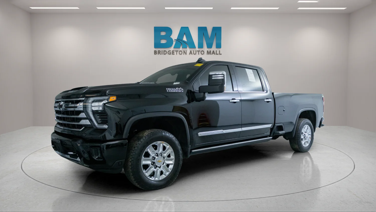 Used 2024 Black Chevrolet High Country image 3