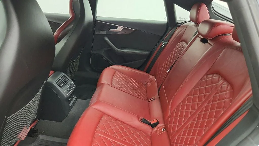 Used 2019 Glacier White Metallic Audi Premium Plus 3.0 TFSI quattro w/ B&O Sound & Magma Red Leather image 26