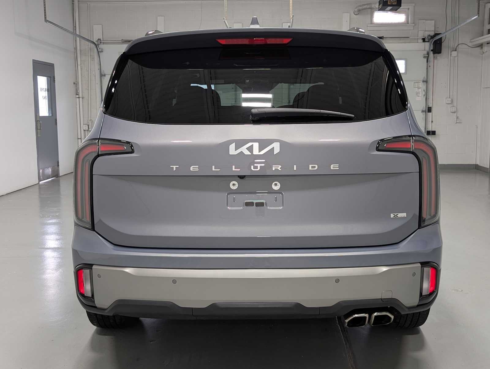 Used 2023 Everlasting Silver Kia EX X-Line image 9