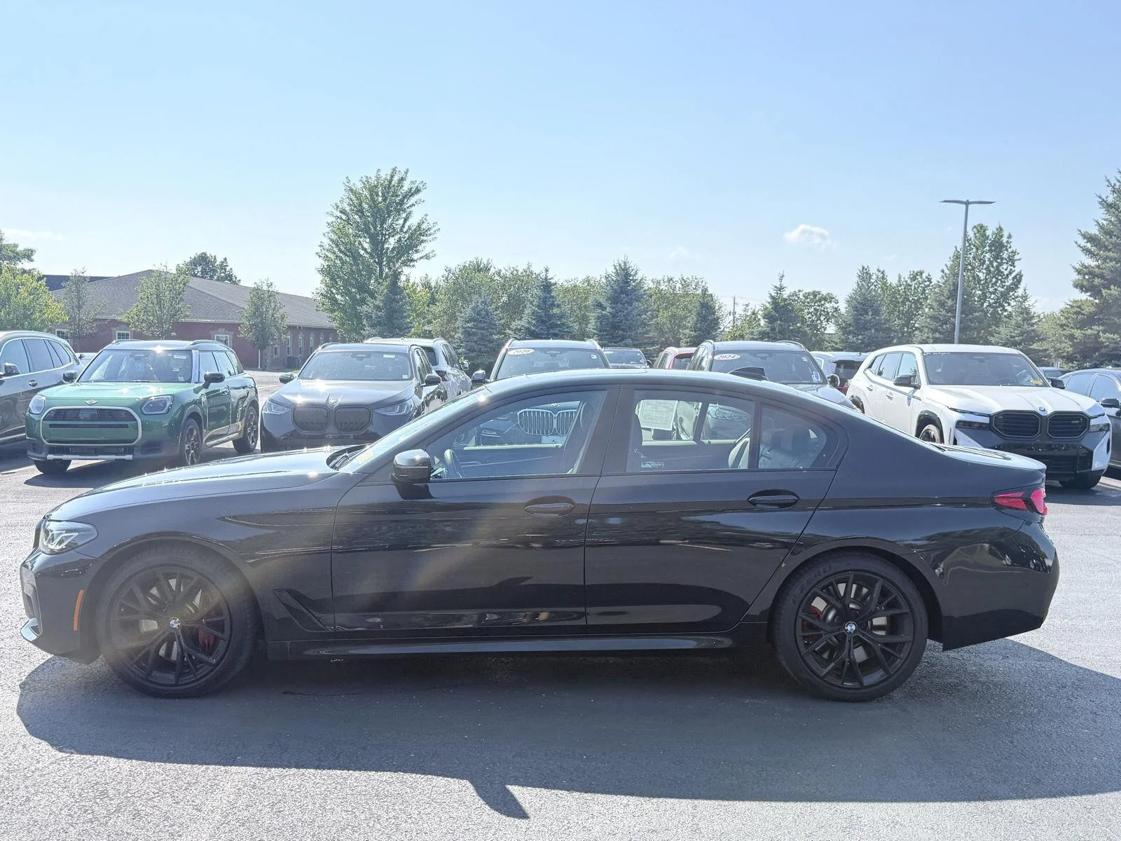 Used 2023 Black Sapphire Metallic BMW 540i xDrive image 4