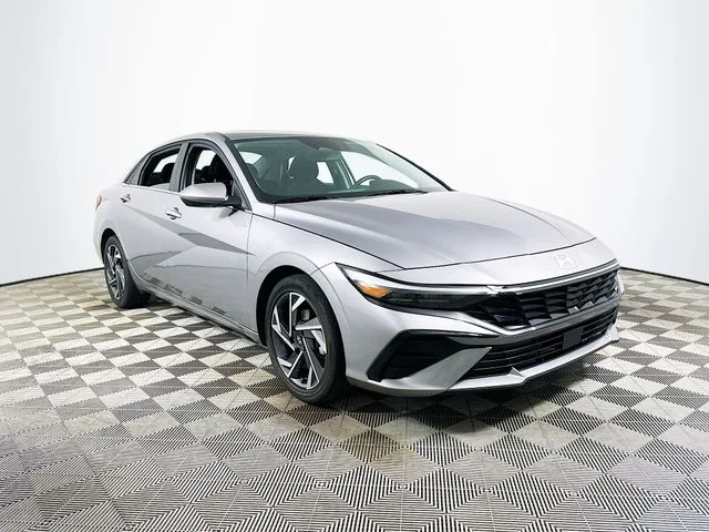 Certified Pre-Owned 2025 Hyundai Elantra SEL Convenience