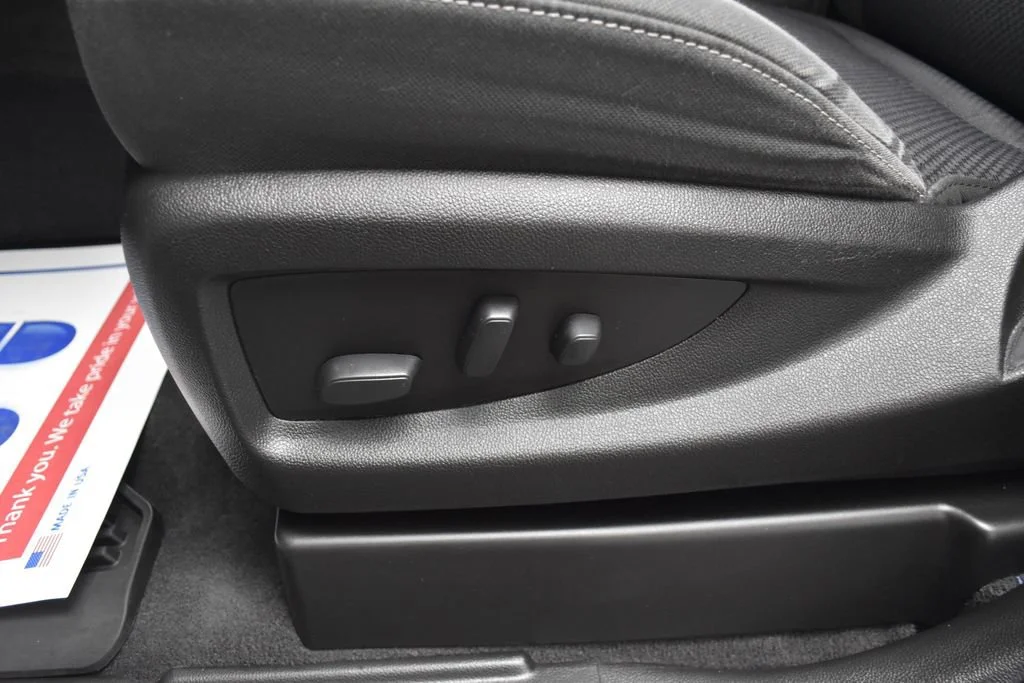 Used 2019 Summit White Chevrolet LT image 16