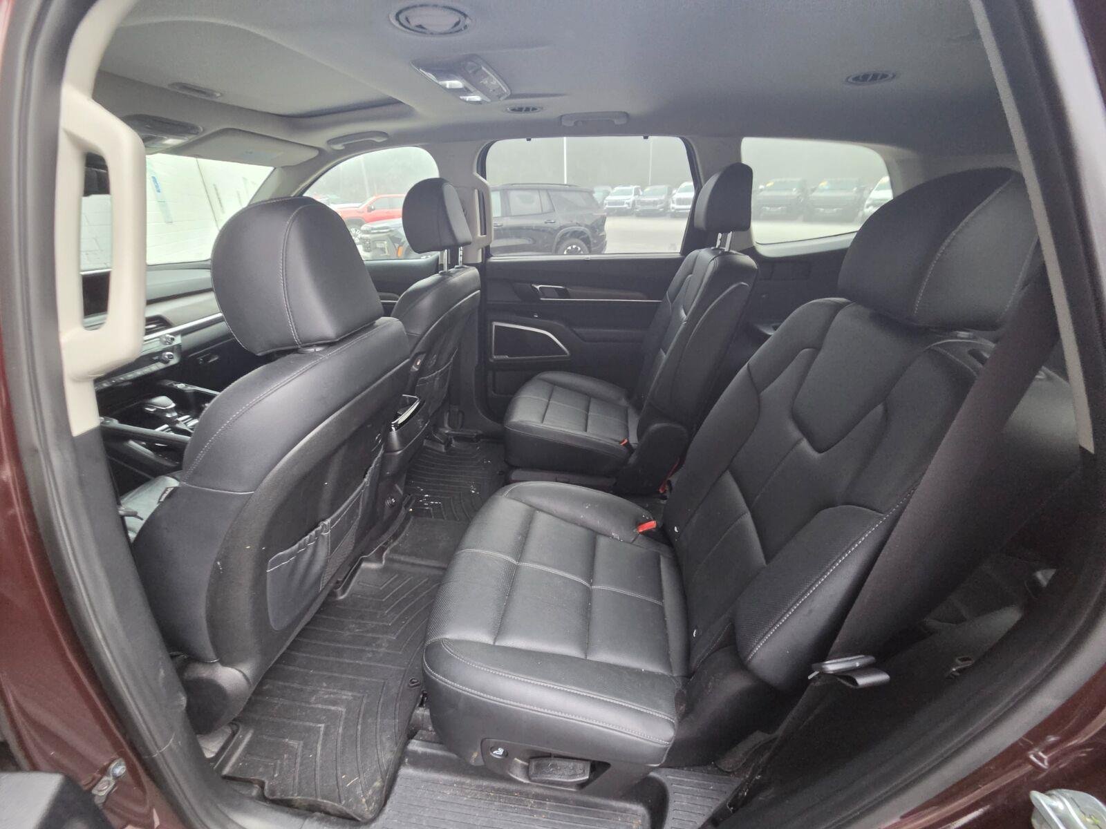 Used 2022 Sangria Kia EX image 9