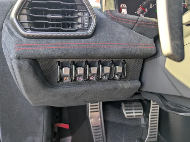 Used 2023 Black Lamborghini Base image 22