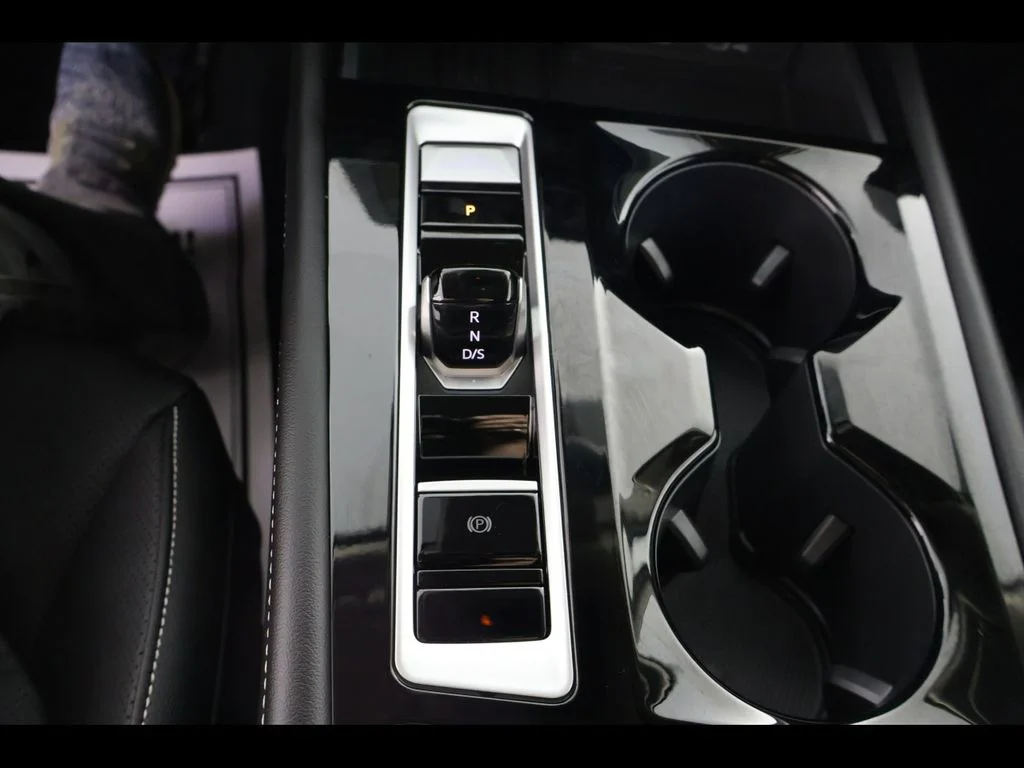 New 2026 Silver Volkswagen SE w/Technology image 15