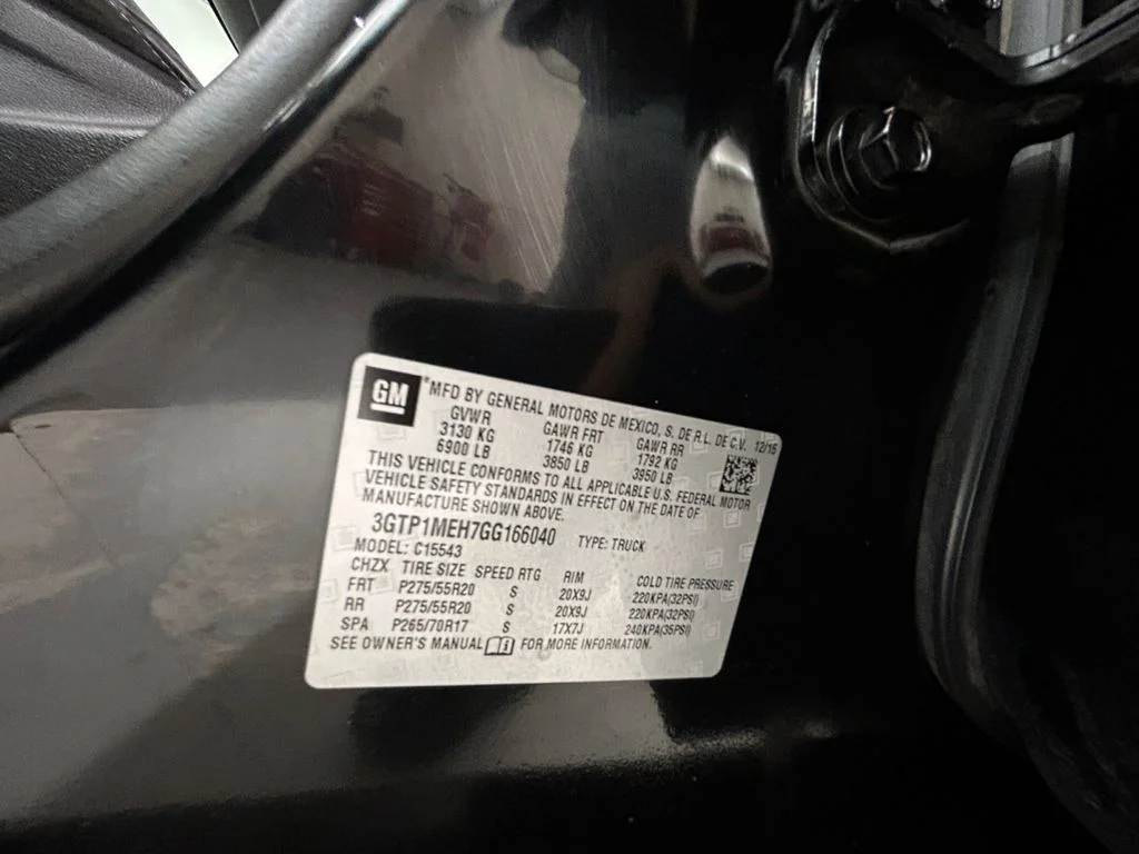 Used 2016 Black GMC SLE image 20