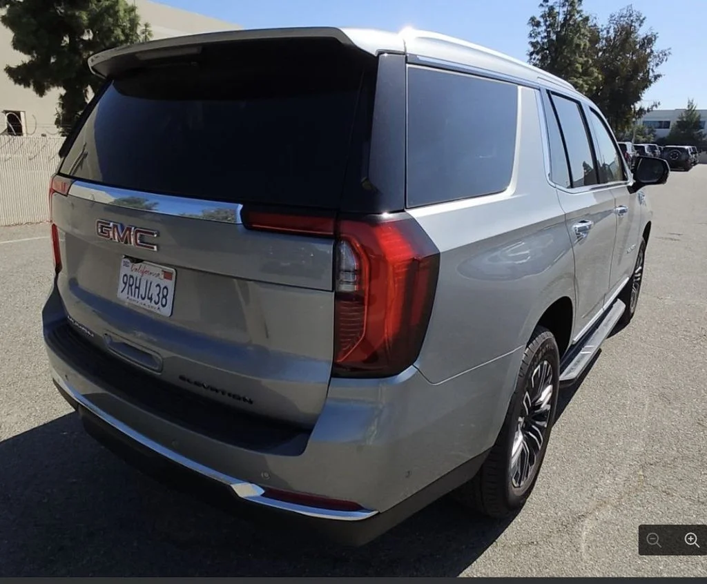 Used 2025 Silver GMC Elevation image 7