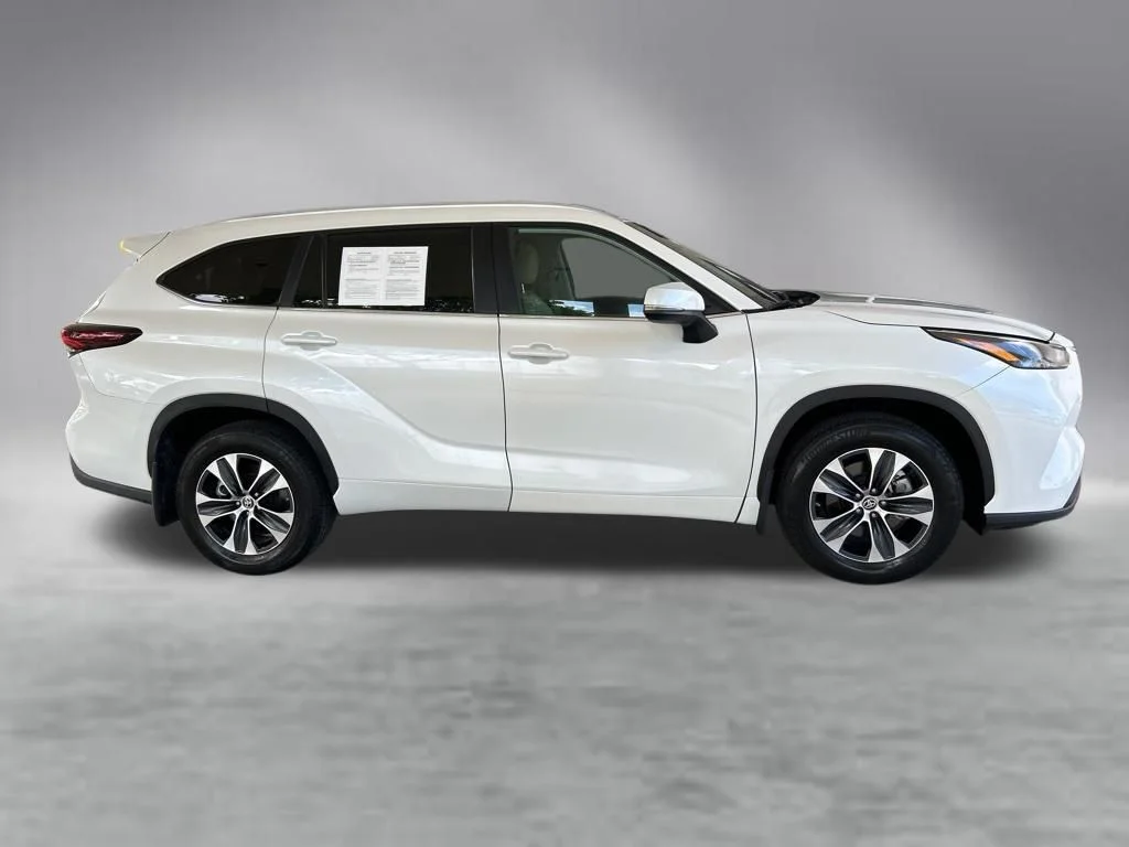 Used 2024 Beige Toyota XLE image 3