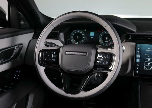 New 2026 Santorini Black Land Rover Dynamic SE image 12