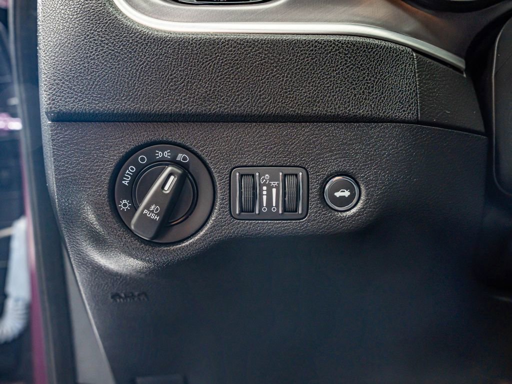 Used 2022 Hellraisin Dodge R/T image 19