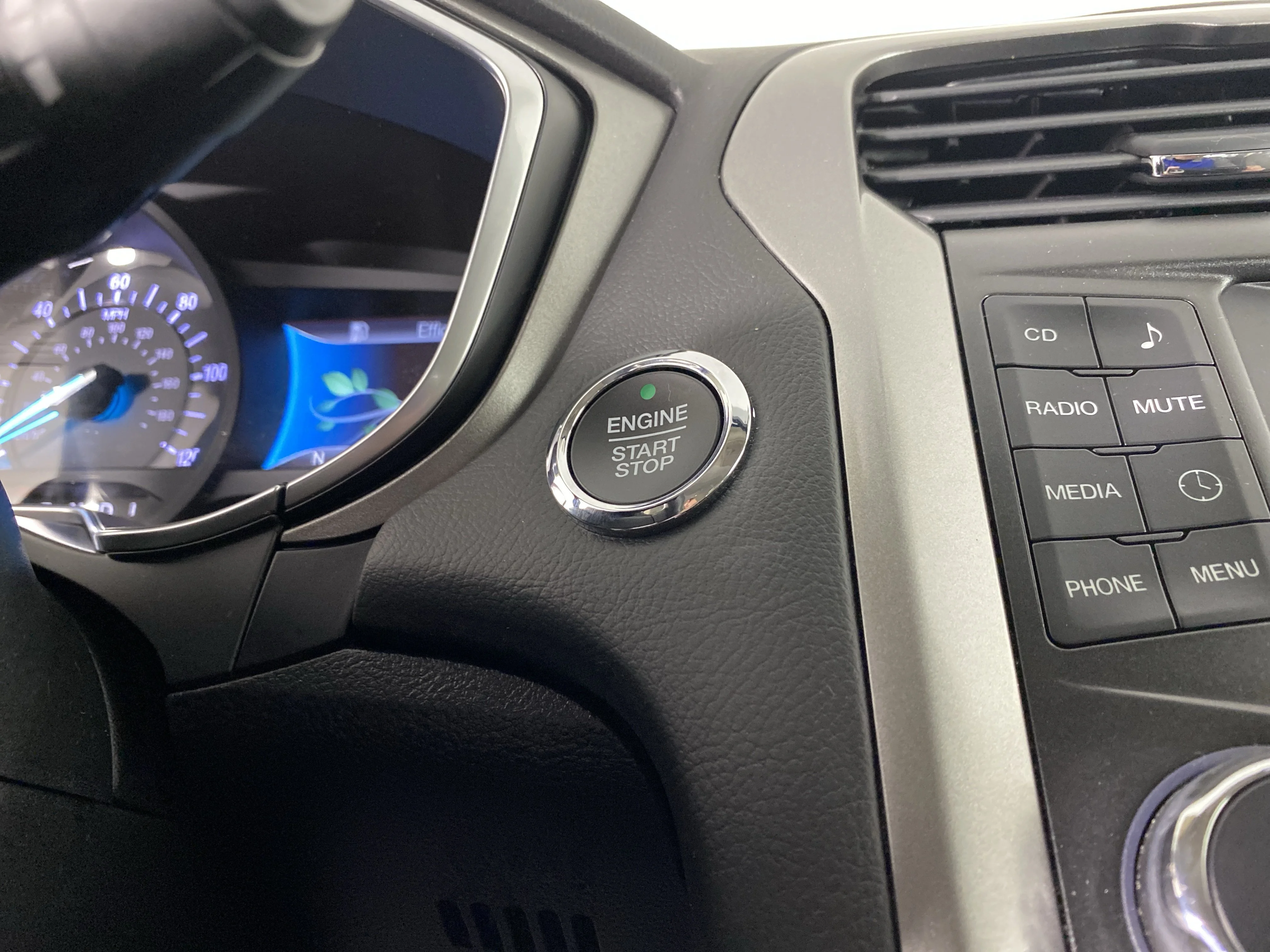 Used 2018 Shadow Black Ford S image 24