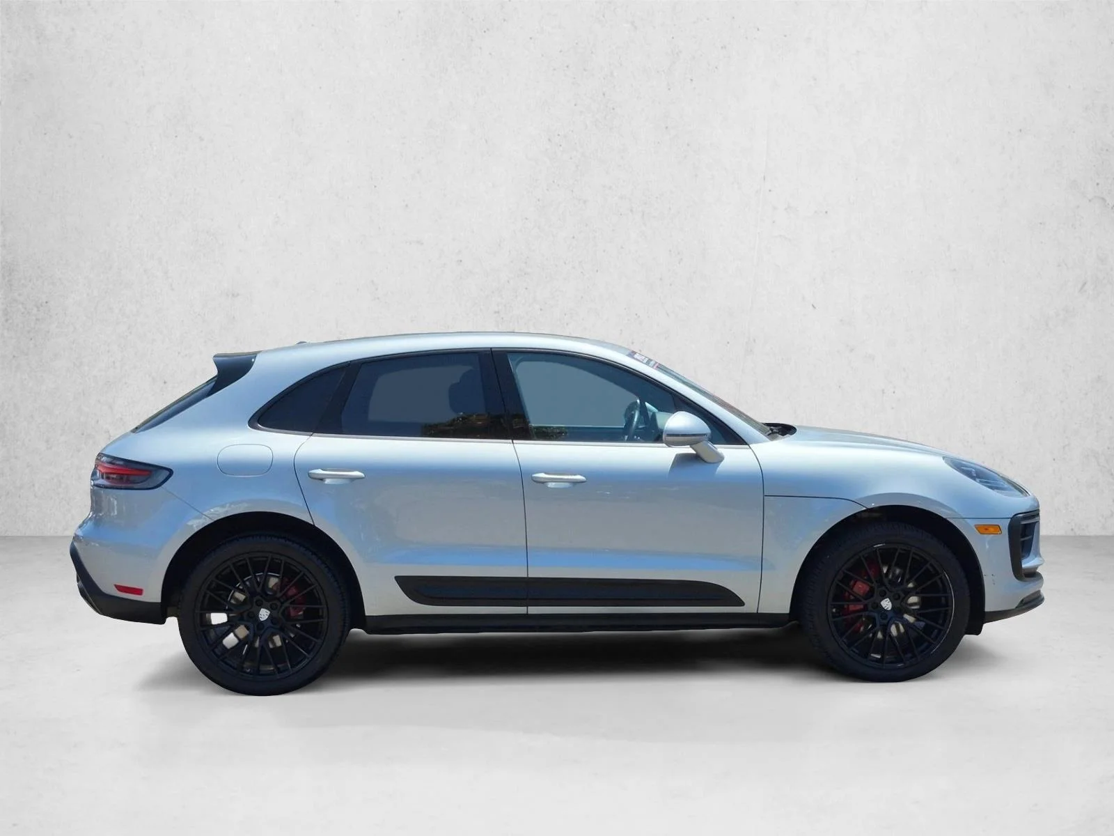 Used 2023 Dolomite Silver Metallic Porsche  image 4
