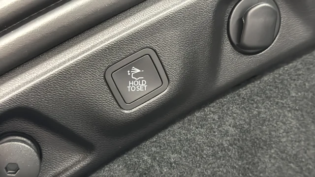 New 2026 Diamond Black Crystal Pearlcoat Dodge R/T image 30