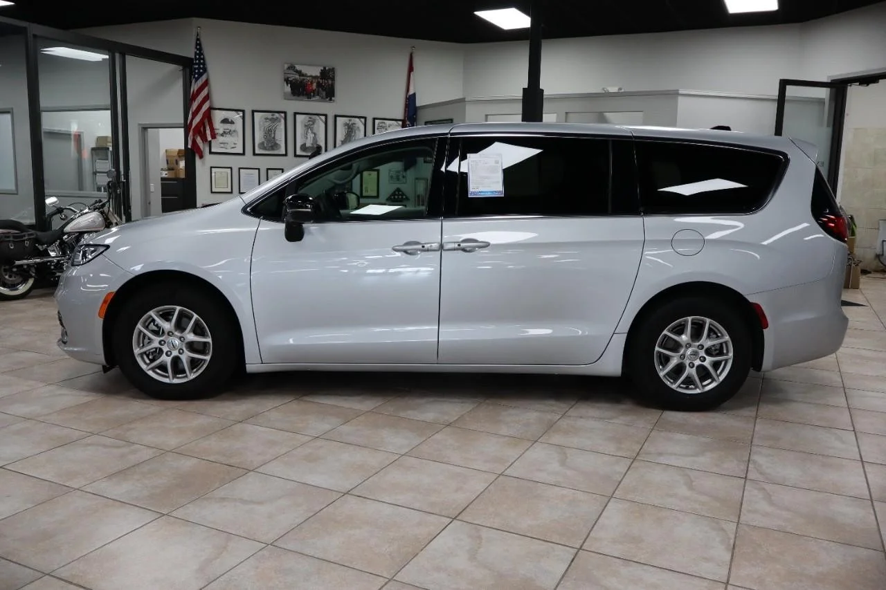 Used 2024 Silver Mist Clear Coat Chrysler Touring L image 2