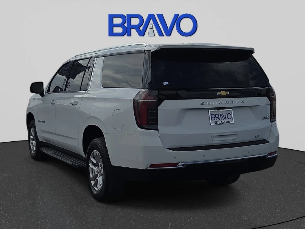 Used 2025 Summit White Chevrolet LT image 3