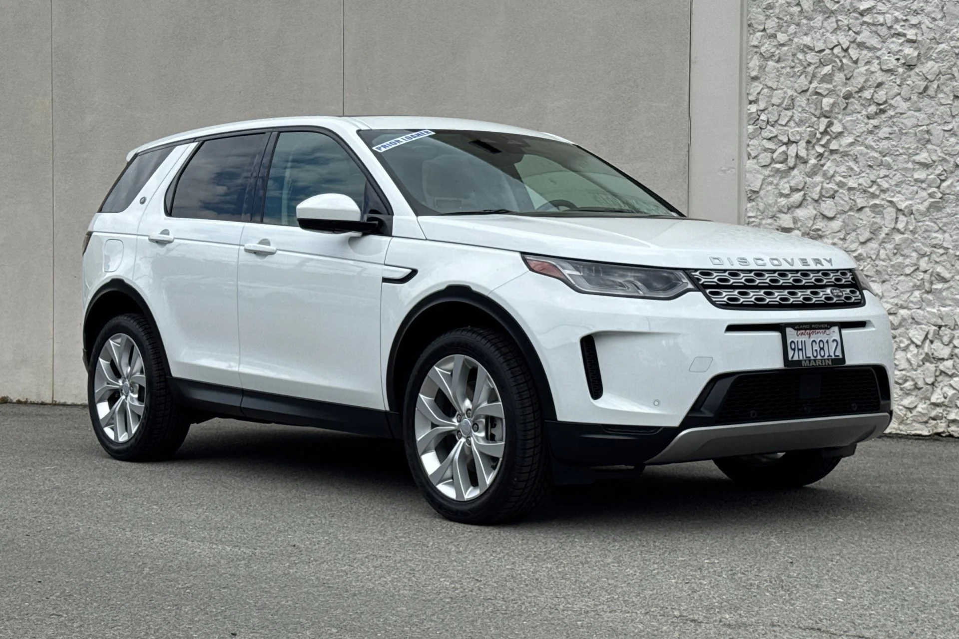 Used 2023 White Land Rover SE image 9