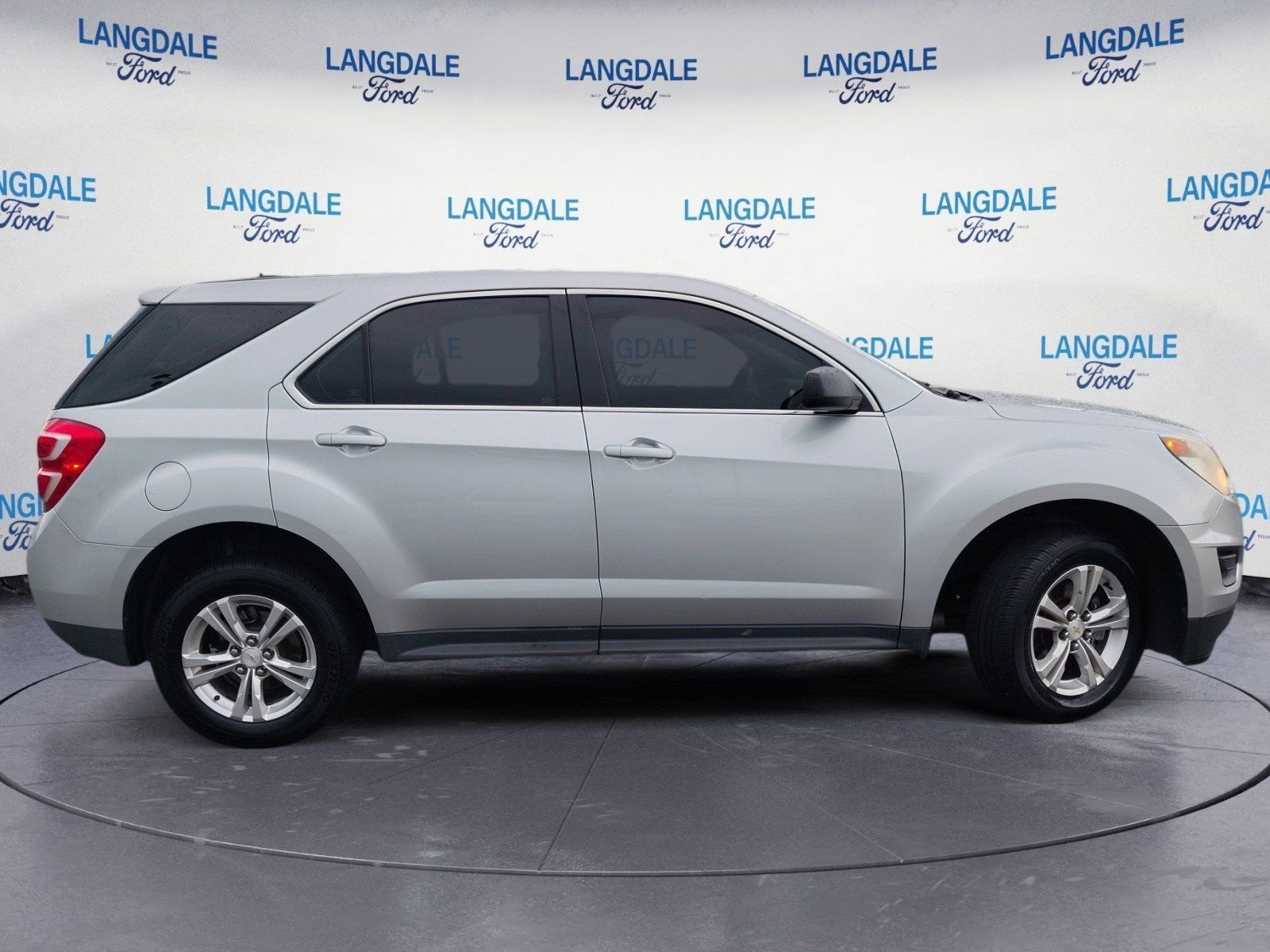 Used 2017 Silver Ice Metallic Chevrolet LS image 3
