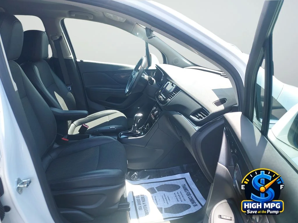 Used 2022 White Buick Preferred image 22