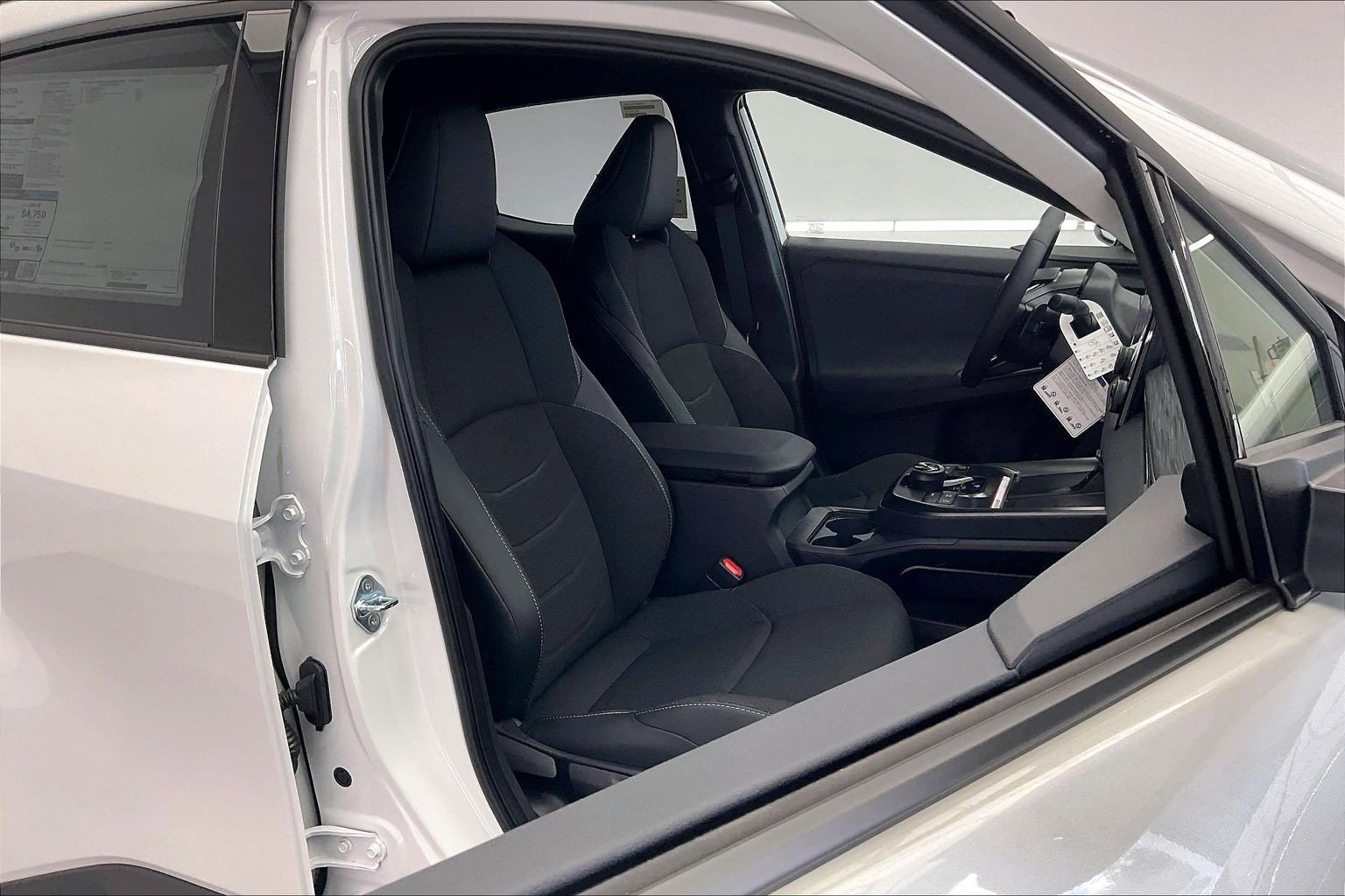2026 Toyota C-HR SE - Photo 9
