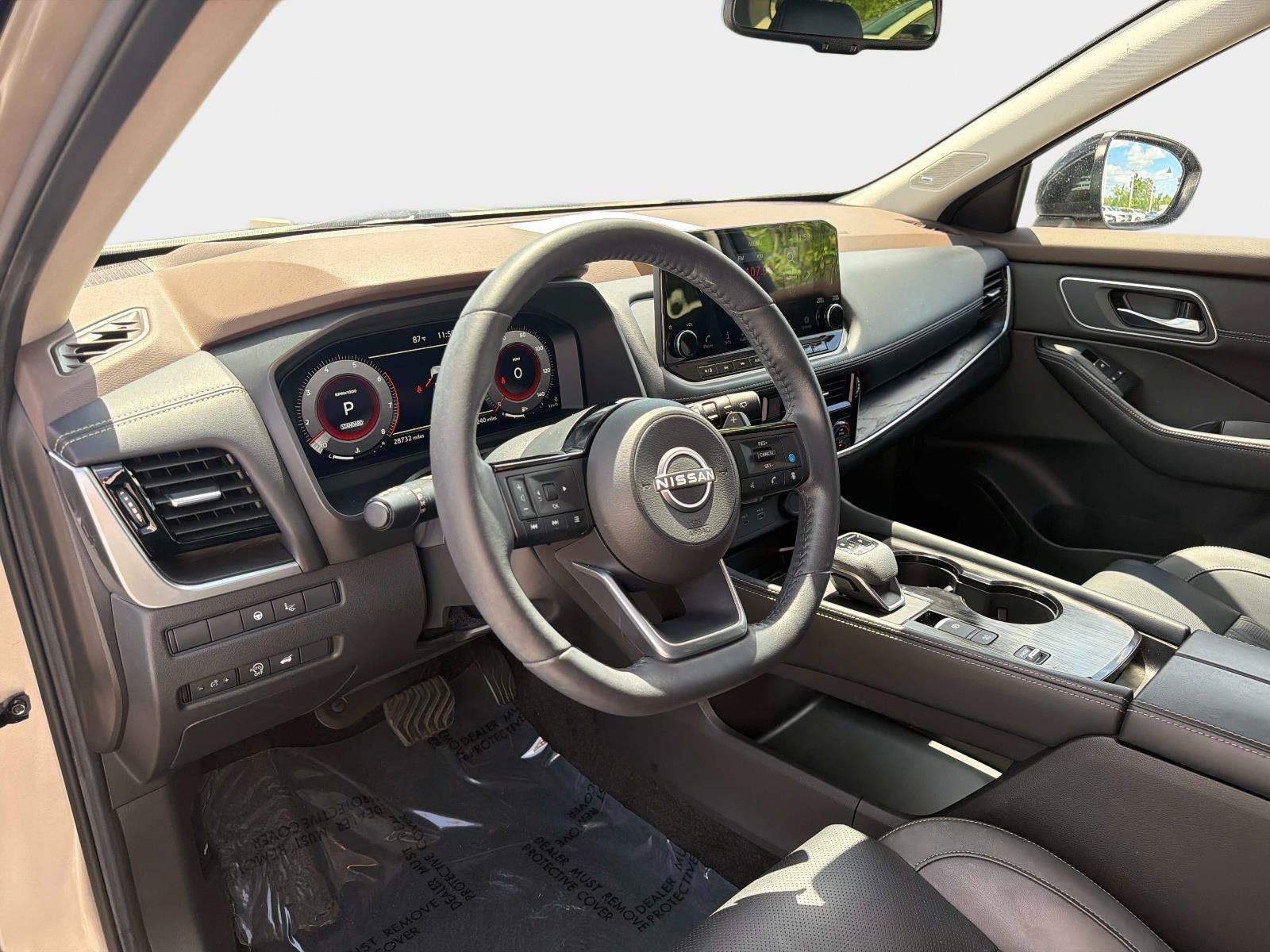 Used 2023 Champagne Silver Metallic/Super Black Nissan Platinum image 17