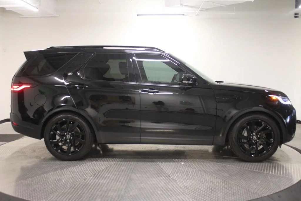 Used 2025 Santorini Black Metallic Land Rover S image 12
