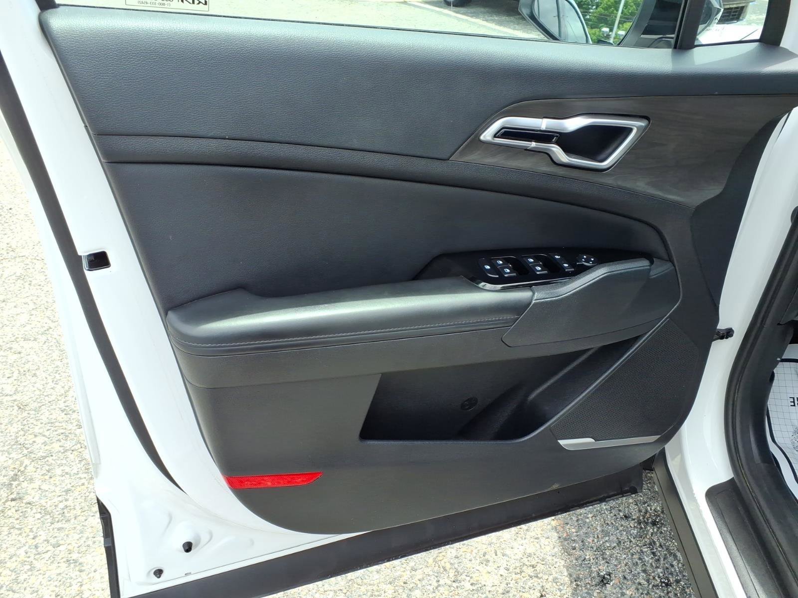 Used 2023 Glacial White Pearl Kia X-Line image 16