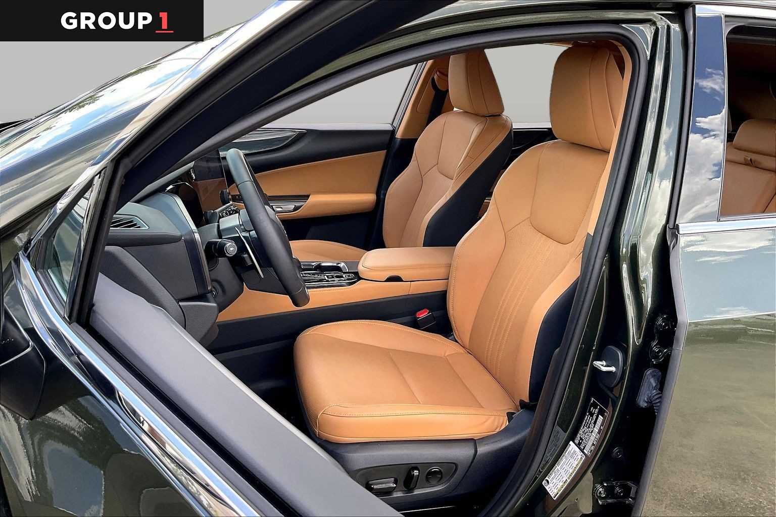 Certified Used 2025 Nori Green Pearl Lexus Premium image 7